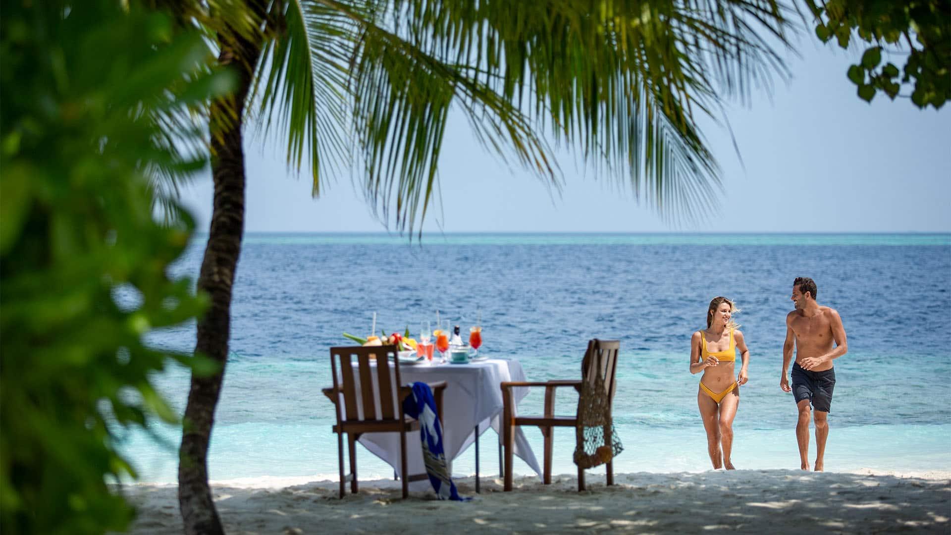 Dh-Ihuru-Experiences-Destination-Dining-Lagoon-Breakfast