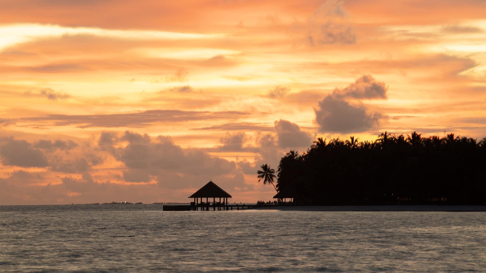Dh-Ihuru-Experiences-Resort-Activities-Night-Fishing